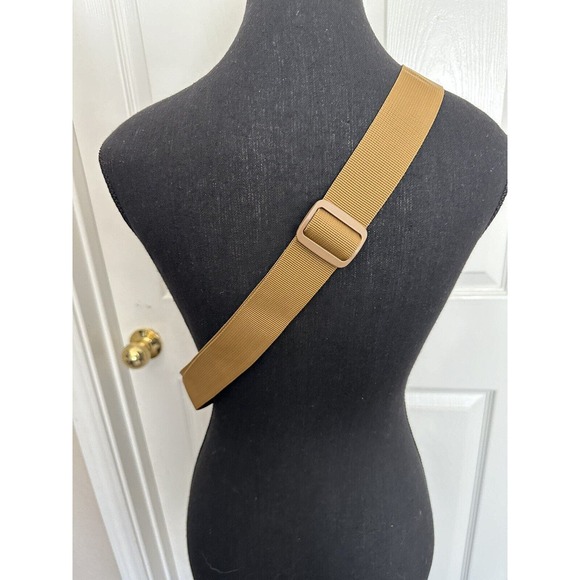 Highland Tactical EXPO EDC Molle Crossbody Sling Bag Dark Desert HL-SH-11-DKDS - Picture 8 of 8